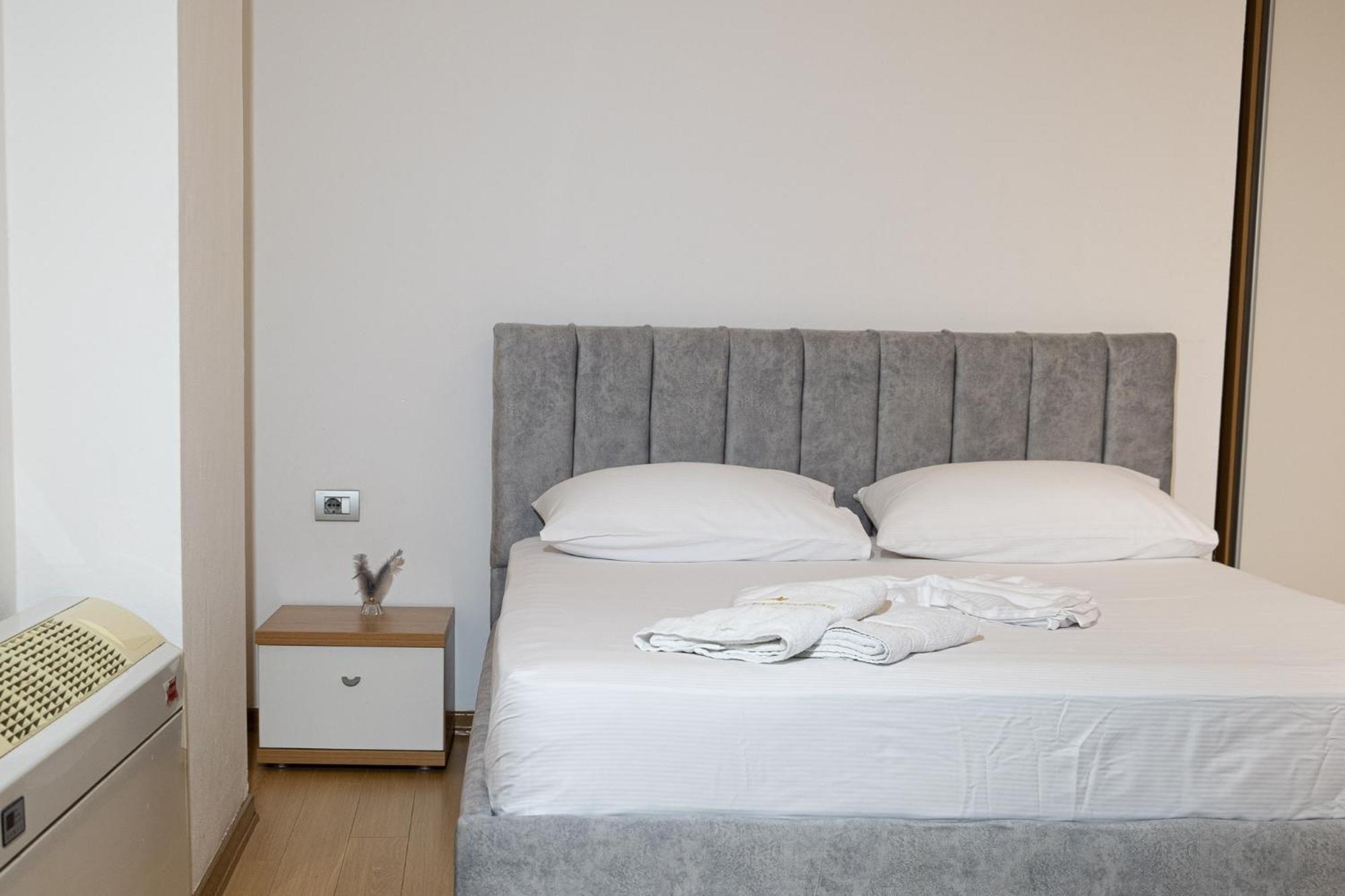 Albjona Guesthouse Tiranë Luaran gambar