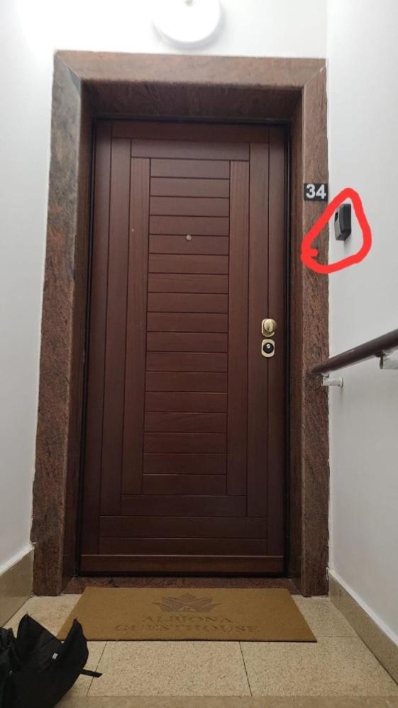Albjona Guesthouse Tiranë Luaran gambar