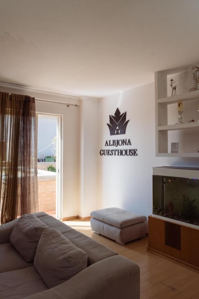 Albjona Guesthouse Tiranë Luaran gambar