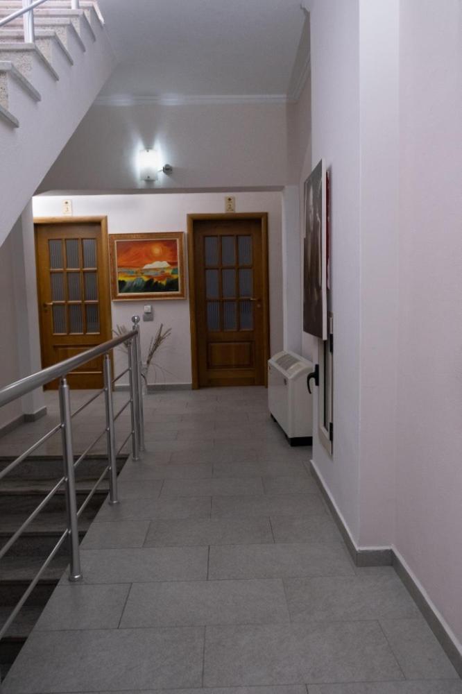 Albjona Guesthouse Tiranë Luaran gambar